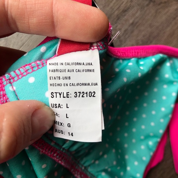 Guess One Piece Swimsuit Size Large Hot Pink NWT Plunge Ruffles Barbiecore - Picture 10 of 15